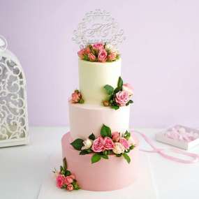 Торт "Бело-розовый с цветами"
