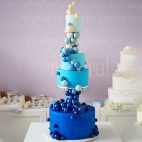 Сине-голубой торт с шарами