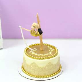 Белый торт гимнастка