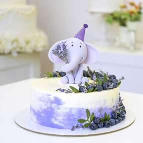 Торт с милым слоненком 