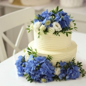 Торт "Голубые цветы"