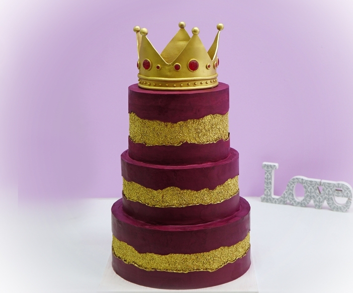 Торт "Ярусный с короной"
