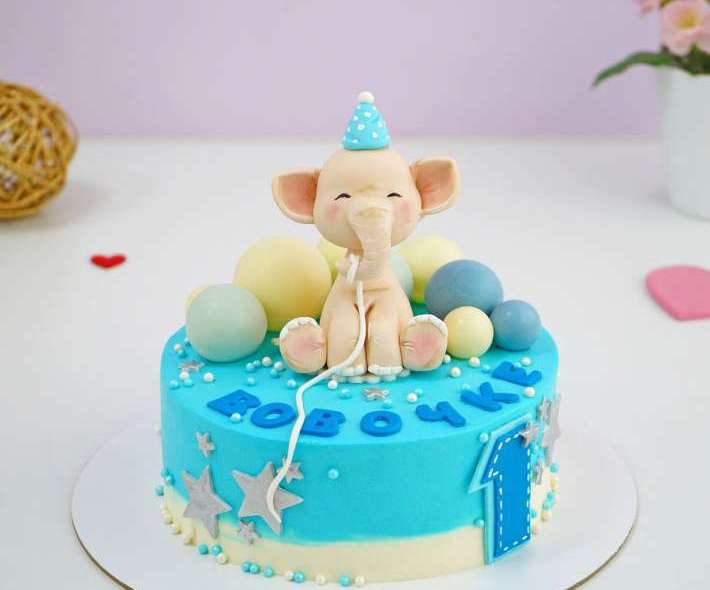 Голубой торт веселый слоник