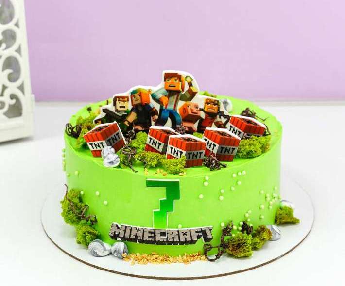 Зеленый торт майнкрафт с фигурками