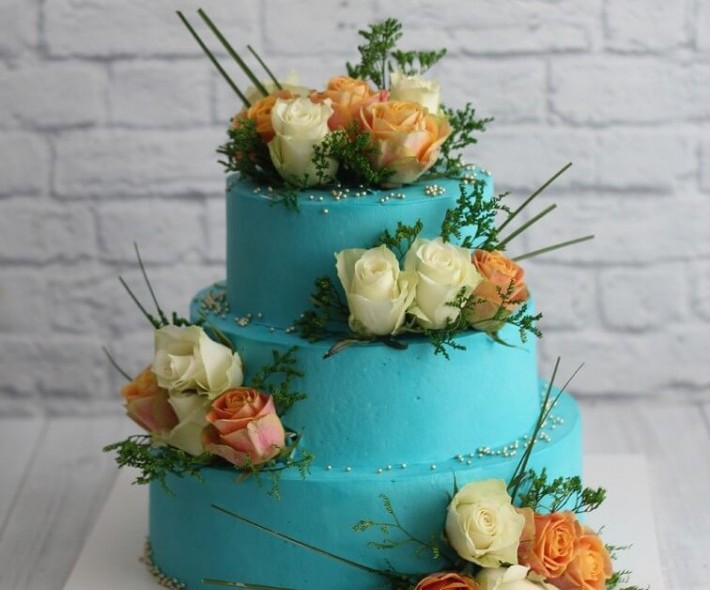 Торт "Голубой с розами"