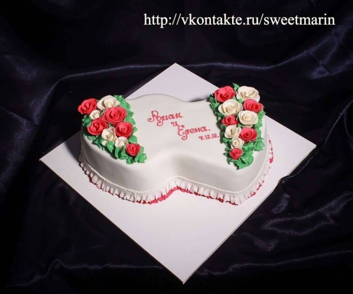 Торт "Два сердца и розы"