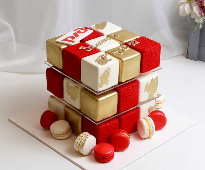 Торт-кубик "Красно-золотой"