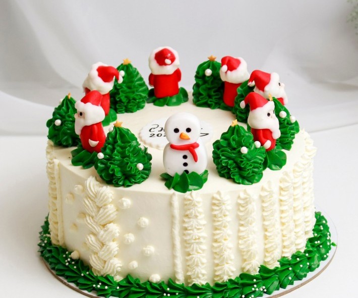 Торт на Новый Год "Снеговик"